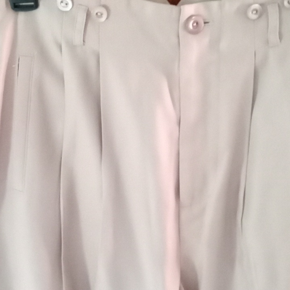 J. Peterman Ladies Beige Pleated Slacks, Sz.8
